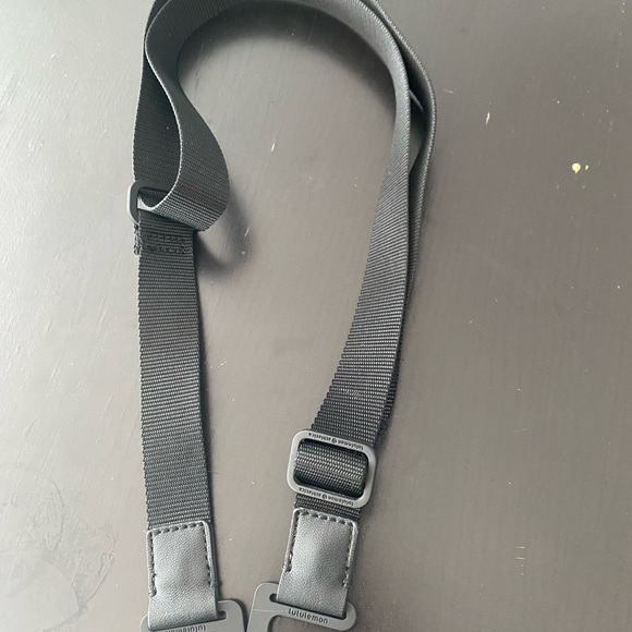 Lululemon bag strap - Picture 5 of 6